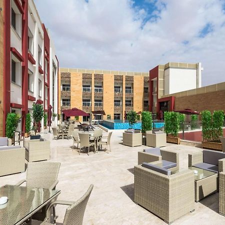 Best Western Plus Al Qurayyat City Center Hotel Exterior photo