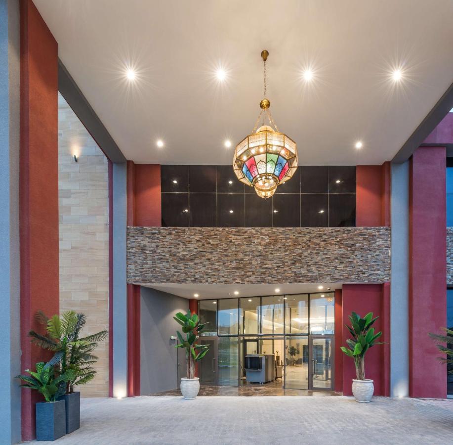 Best Western Plus Al Qurayyat City Center Exterior photo