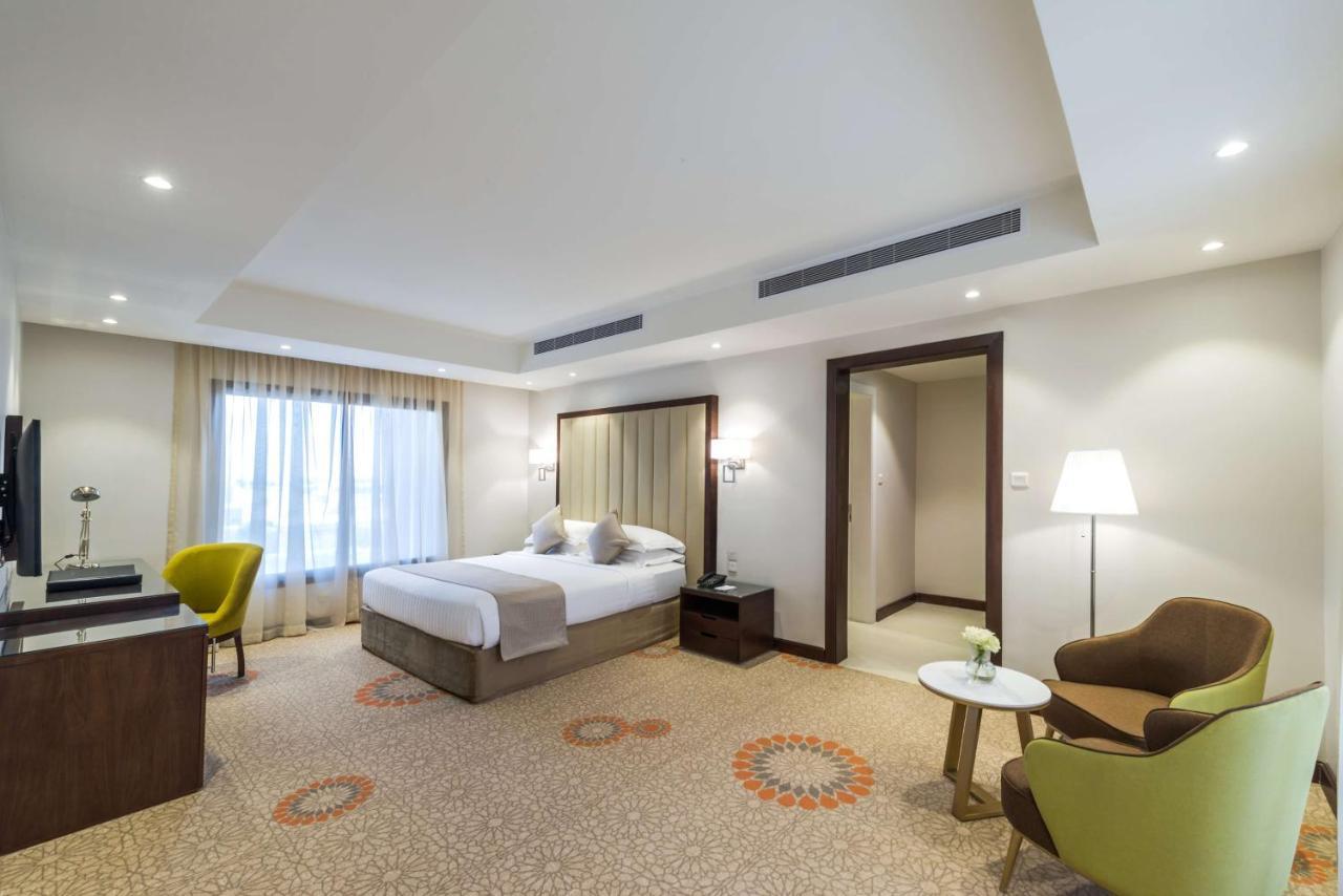 Best Western Plus Al Qurayyat City Center Exterior photo