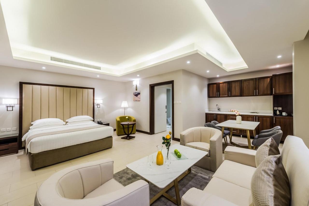 Best Western Plus Al Qurayyat City Center Exterior photo
