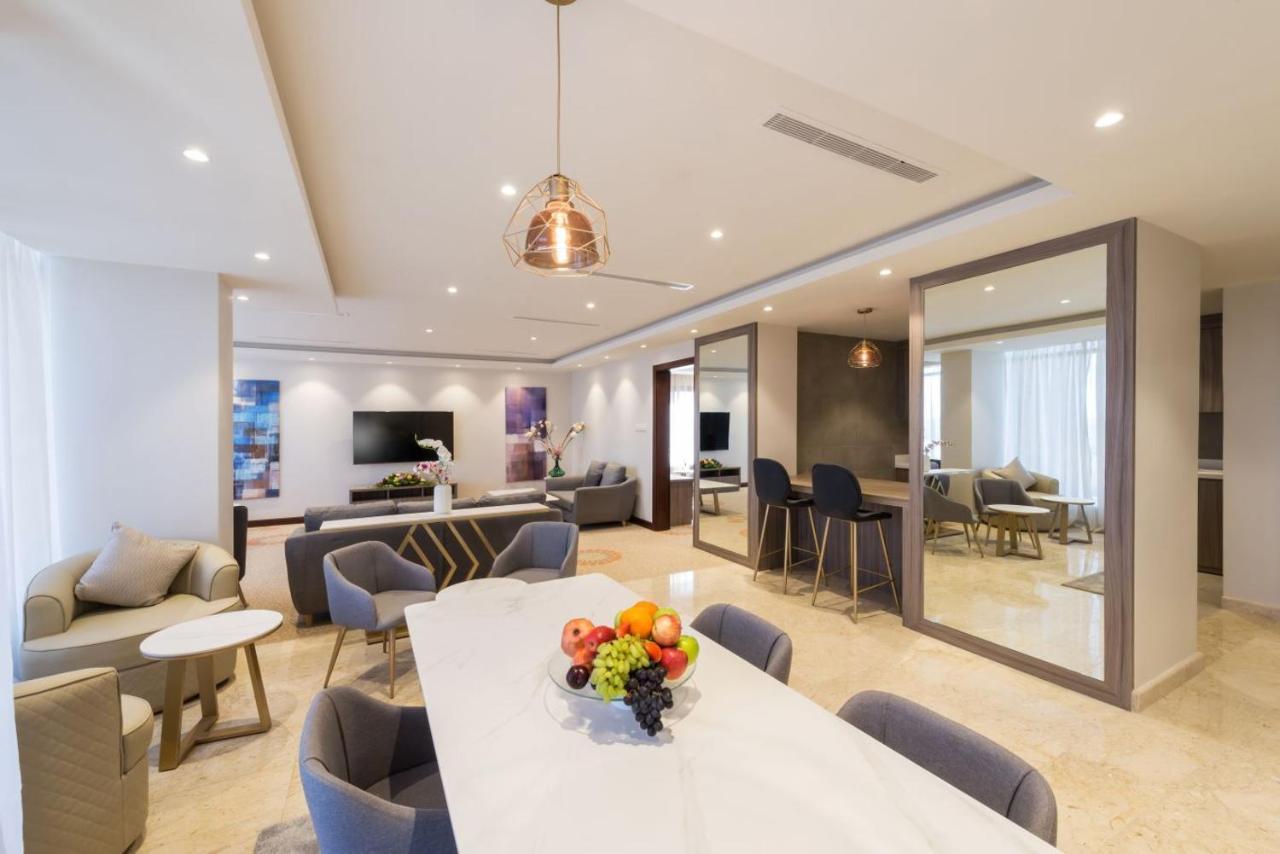 Best Western Plus Al Qurayyat City Center Exterior photo