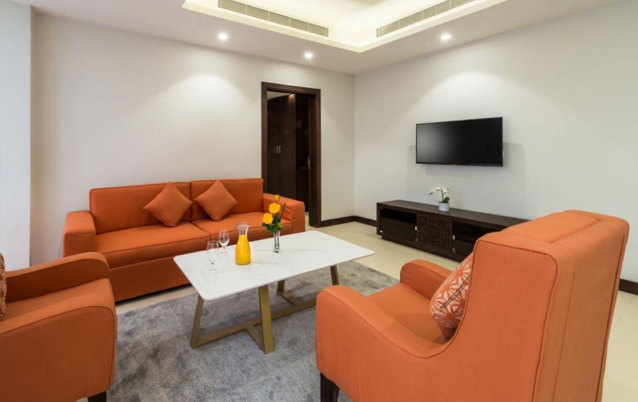 Best Western Plus Al Qurayyat City Center Exterior photo