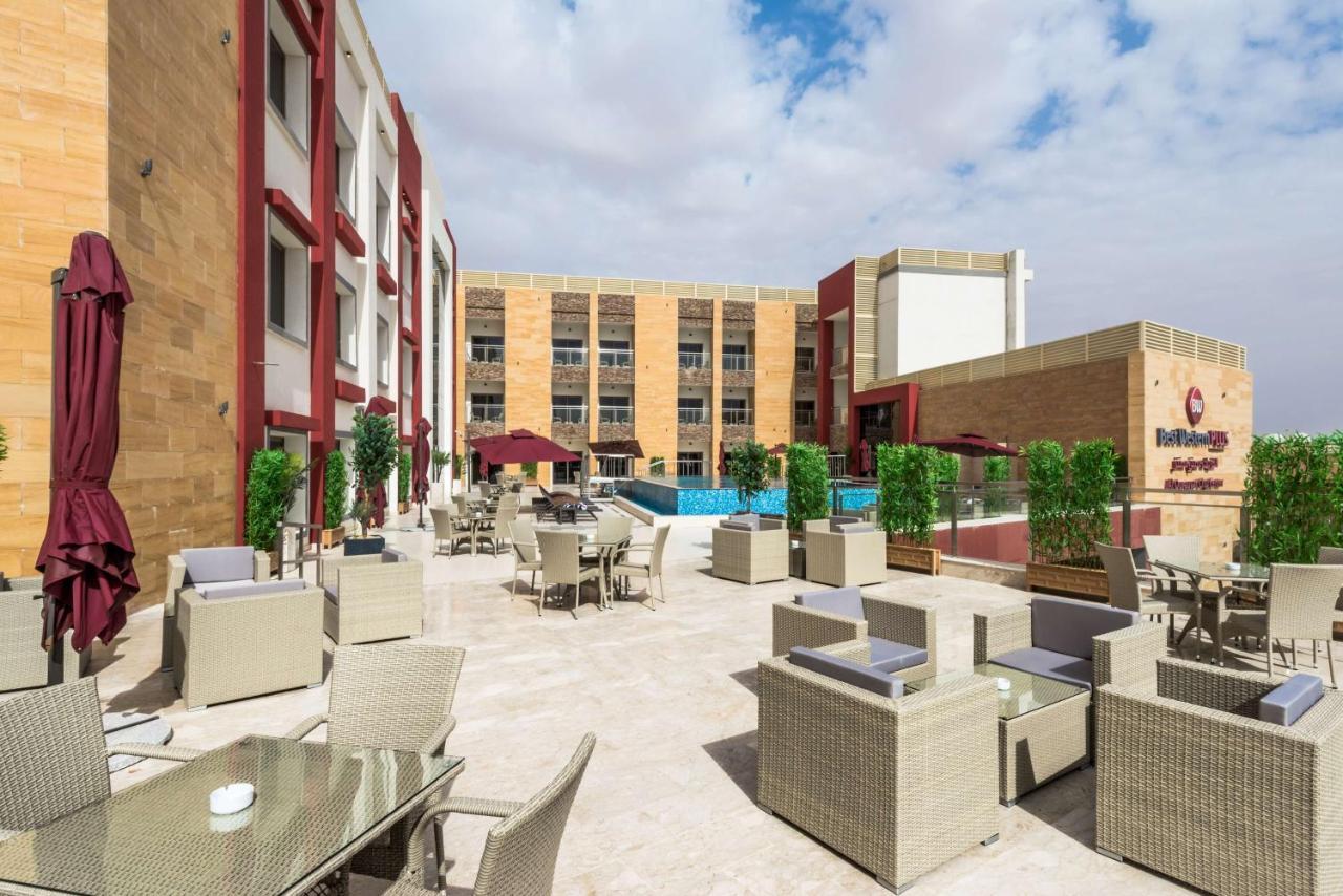 Best Western Plus Al Qurayyat City Center Hotel Exterior photo